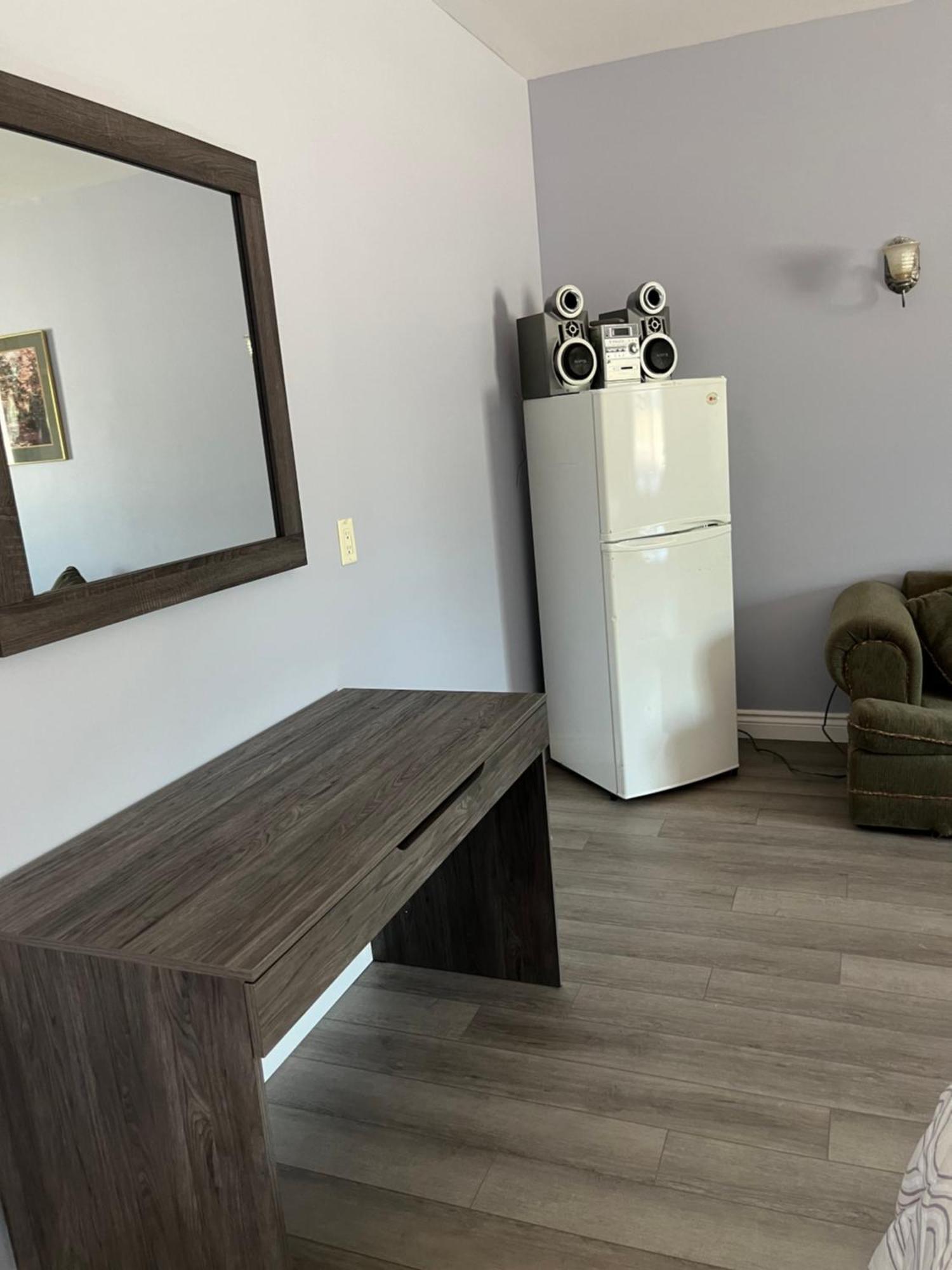 Motel La Siesta De Gascon Terrebonne Ngoại thất bức ảnh