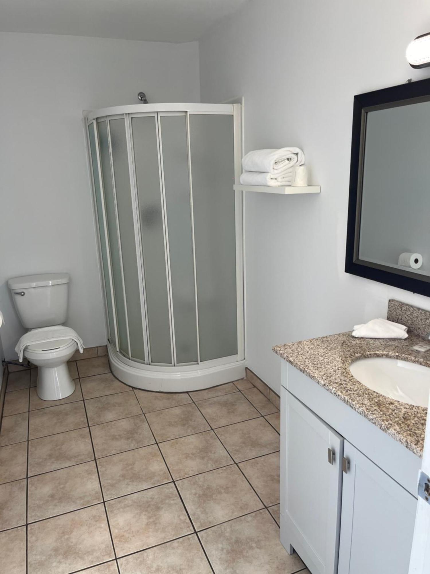 Motel La Siesta De Gascon Terrebonne Ngoại thất bức ảnh