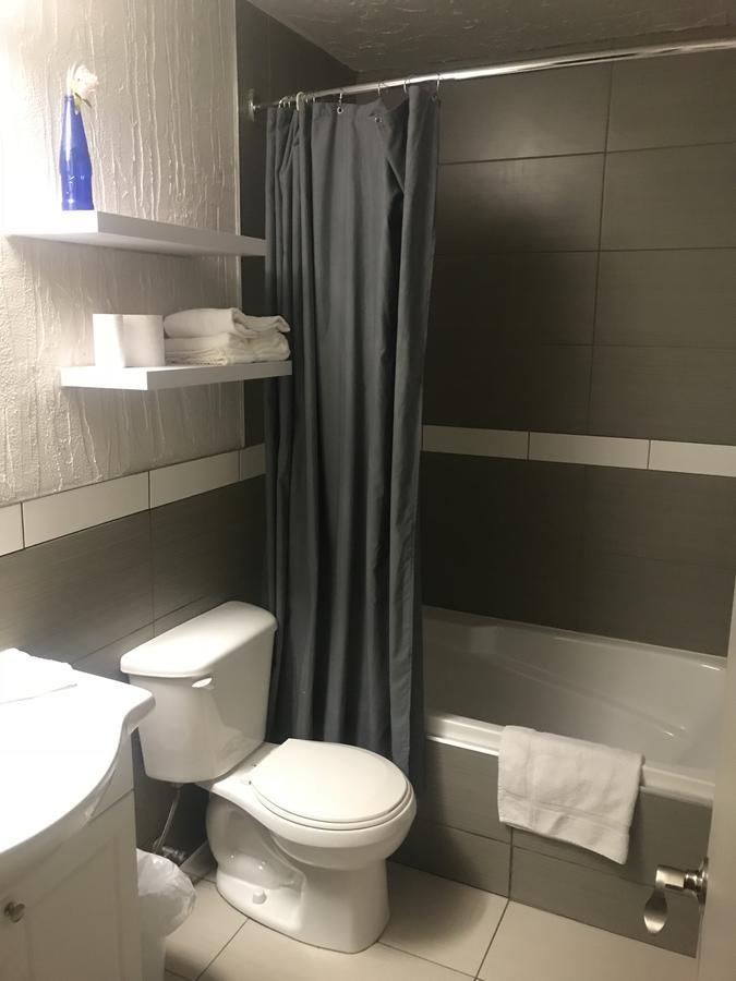 Motel La Siesta De Gascon Terrebonne Ngoại thất bức ảnh