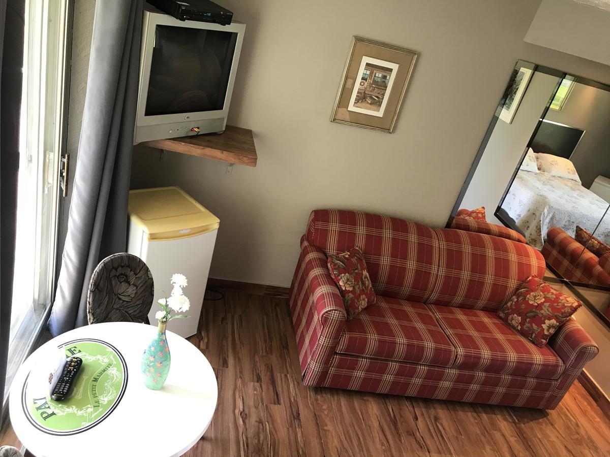 Motel La Siesta De Gascon Terrebonne Ngoại thất bức ảnh