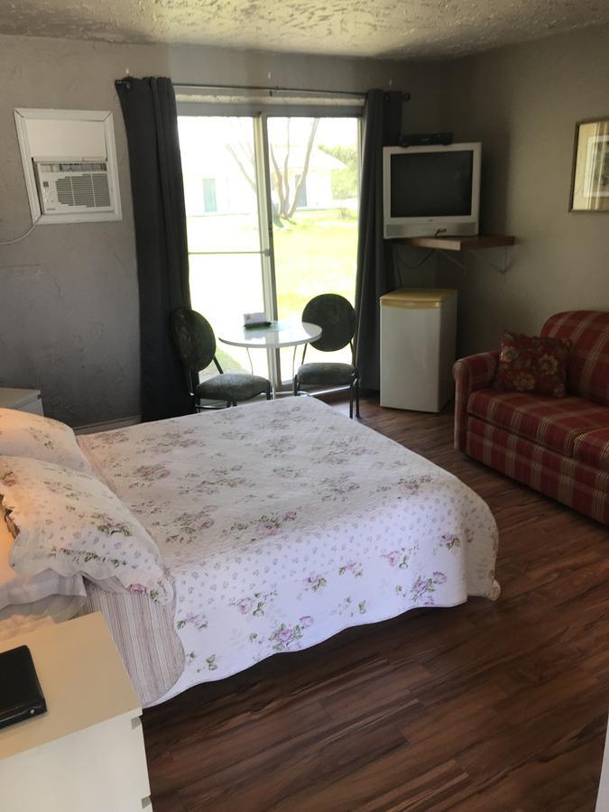 Motel La Siesta De Gascon Terrebonne Ngoại thất bức ảnh